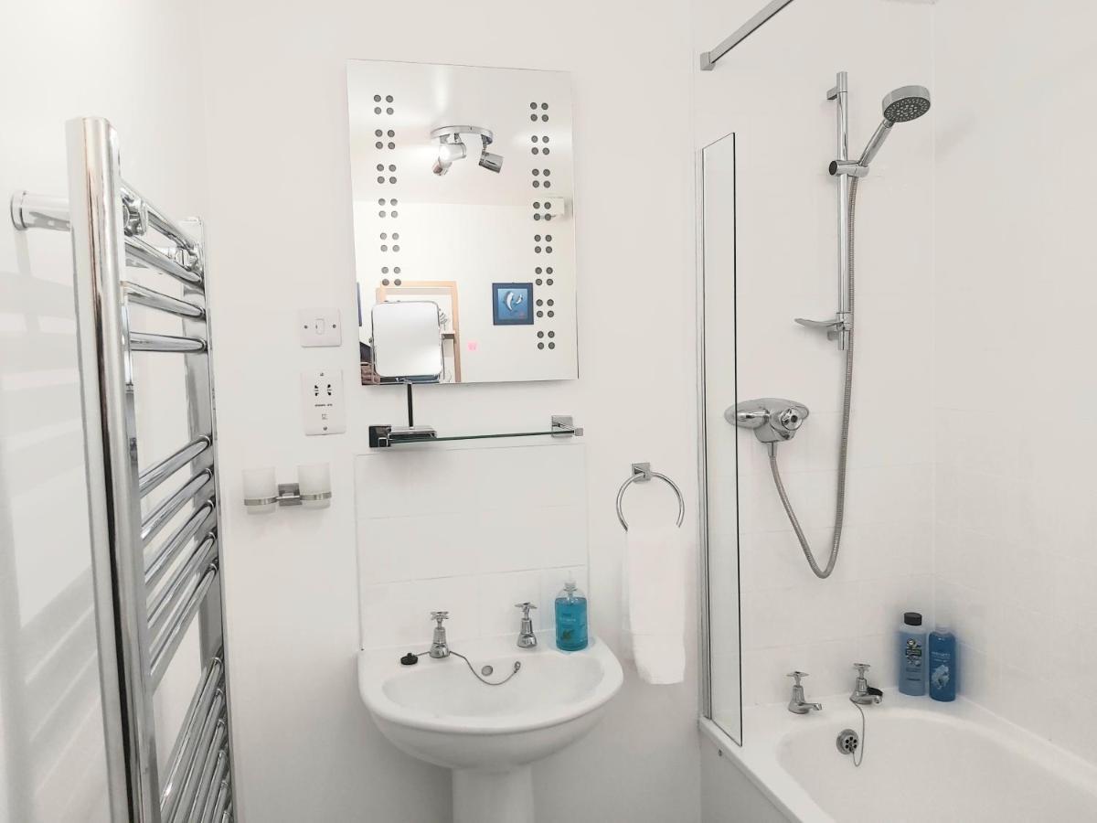 Inverness City Centre Apartment With Elevator And Google Chromecast Exterior foto